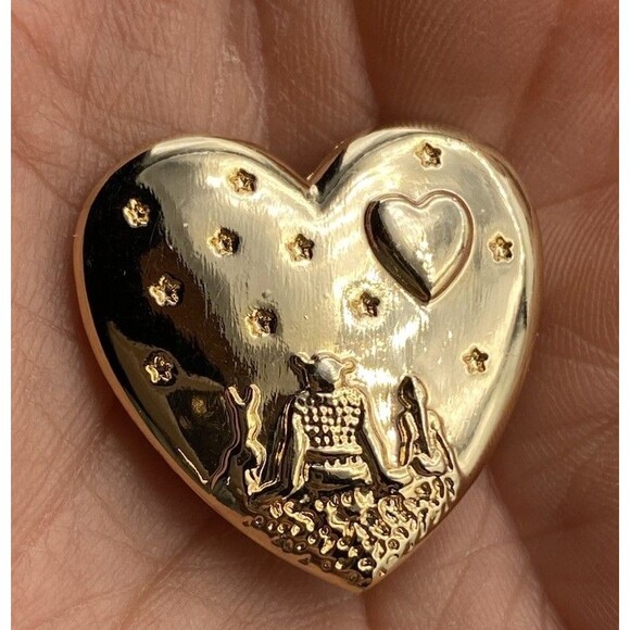 2002 Dreamworks LLC Pin Gold Heart Shrek Donkey & Fiona By Variety C.C. - Picture 1 of 4